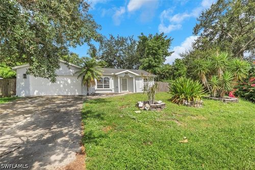 2001 48th St Sw, NAPLES, FL, 34116-5776 | Card Image