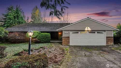 4717 149th Ave Se, Bellevue, WA, 98006-3127 | Card Image