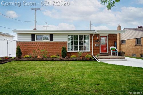 15762 Scott St, Southgate, MI, 48195-1322 | Card Image