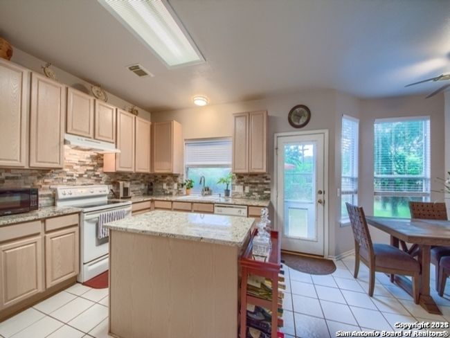 6502 Jade Trl, House other with 4 bedrooms, 3 bathrooms and null parking in San Antonio TX | Image 20