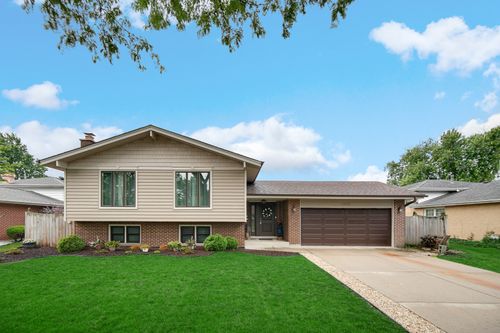 1629 Claremont Dr, Darien, IL, 60561-3621 | Card Image