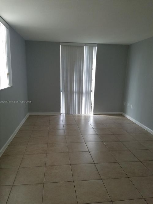 b301-16851 Ne 23rd Ave, North Miami Beach, FL, 33160-3778 | Card Image