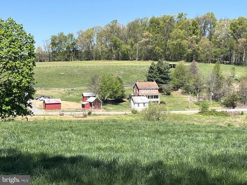 5048 Hildebrand Rd, GLEN ROCK, PA, 17327-7734 | Card Image