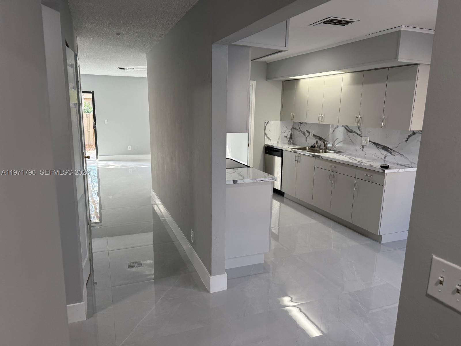 Residential in Hollywood 3