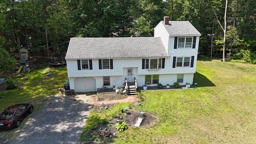 8 Kim Dr, Nashua, NH, 03062-1811 | Card Image