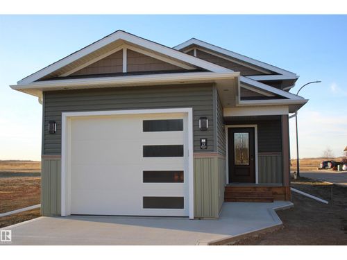 {{alt}} | Card Image