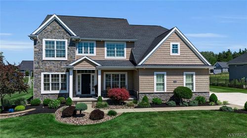 5345 Glenview Dr, Clarence, NY, 14031-1843 | Card Image