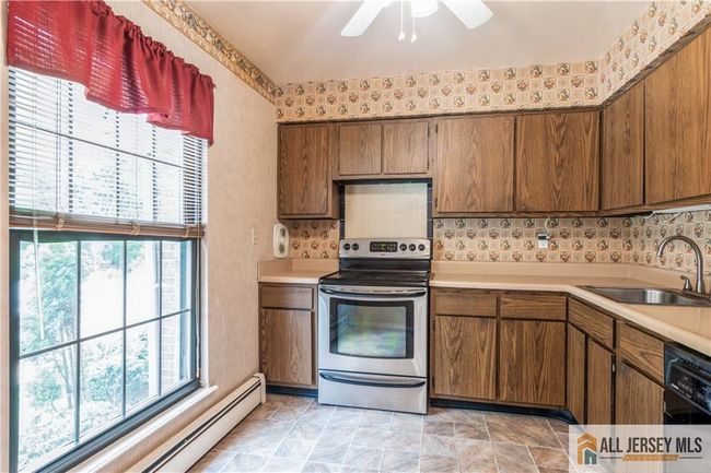 APT-9C - 323 Gill Ln, Townhouse with 2 bedrooms, 2 bathrooms and null parking in Iselin NJ | Image 10