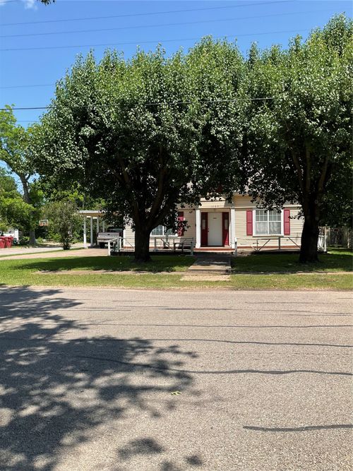 1020 Park Ave, Bonham, TX, 75418-3127 | Card Image