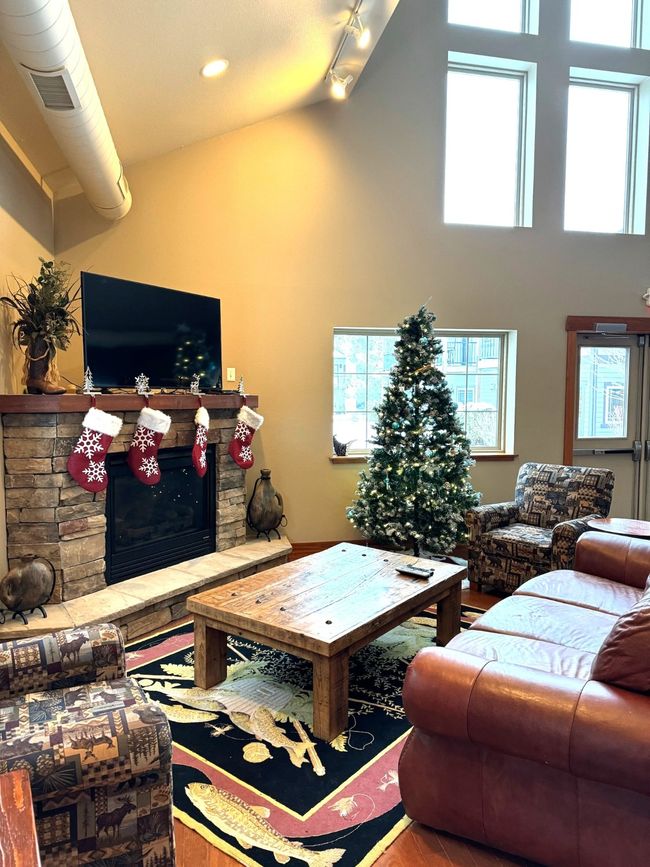 Alta Views Clubhouse | Image 32