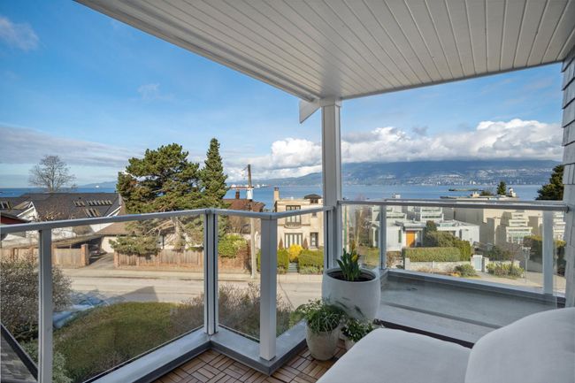 2616 Point Grey Road, Home with 3 bedrooms, 3 bathrooms and 1 parking in Vancouver BC | Image 21