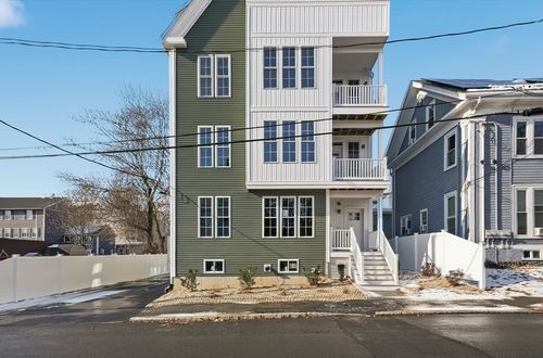 apt-4-8 Vine St, Haverhill, MA, 01830-5733 | Card Image