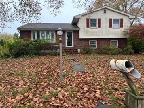 138 Jonathan, Palmer Twp, PA, 18045 | Card Image