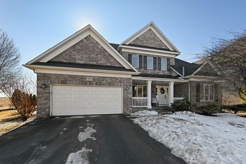 623 Carver Bluffs Pkwy, Carver, MN, 55315-9516 | Card Image