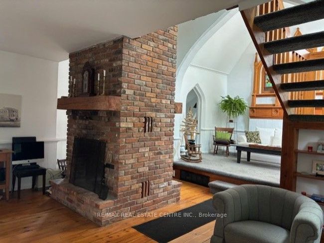 286399 10 Sideroad, House other with 4 bedrooms, 2 bathrooms and 4 parking in Mono ON | Image 12
