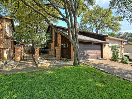 8123 Forest Mesa Dr, Austin, TX, 78759-8746 | Card Image