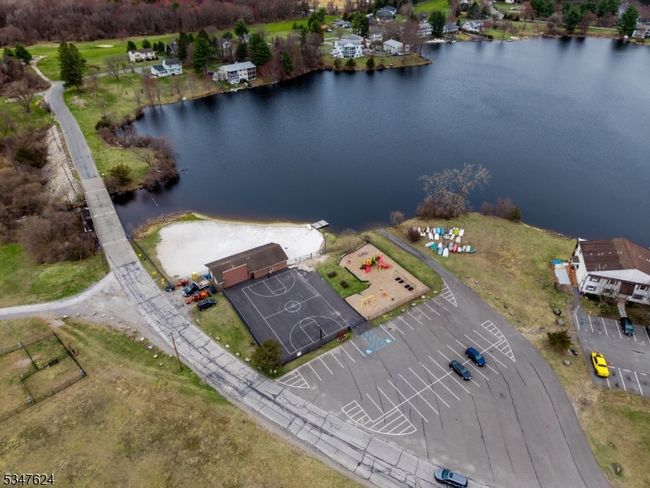 101 Hidden Gln, Townhouse with 3 bedrooms, 2 bathrooms and null parking in Montague NJ | Image 5