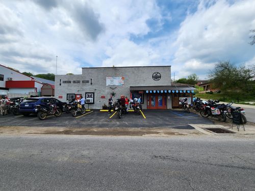 18611 Main Street Street, Eminence, MO, 65466 | Card Image