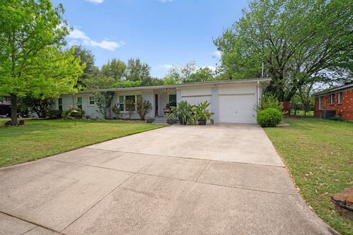 1106 Warden St, Benbrook, TX, 76126-3526 | Card Image