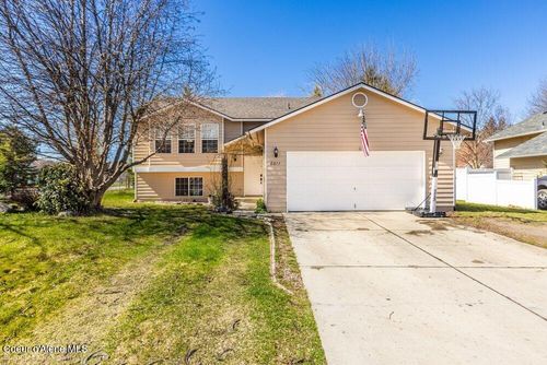 8811 N Davis Cir, Hayden, ID, 83835-8229 | Card Image