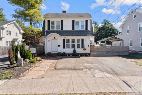39 High St, East Haven, CT, 06512-2315 | Card Image