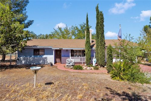 18230 Sumac Ave, Hesperia, CA, 92345-6357 | Card Image