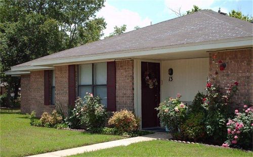 300 E Elm St, Edgewood, TX, 75117-2518 | Card Image