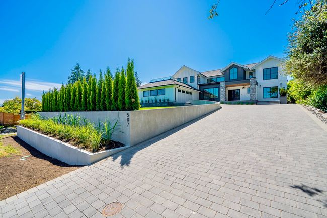 587 N Dollarton Hwy, House other with 6 bedrooms, 7 bathrooms and 6 parking in North Vancouver BC | Image 31