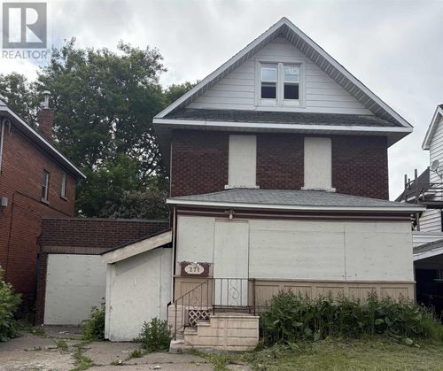 271 Brown St, Sault Ste. Marie, ON, P6A1N8 | Card Image