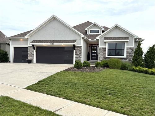 17104 Bradshaw St, Overland Park, KS, 66221-7600 | Card Image