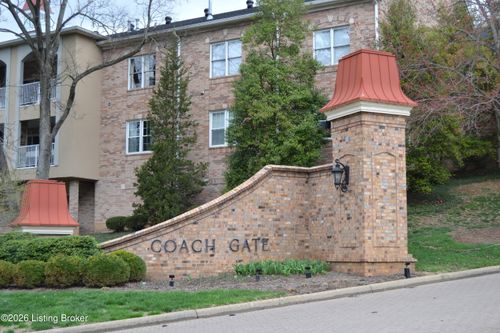 324-5800 Coach Gate Wynde, Louisville, KY, 40207-2290 | Card Image