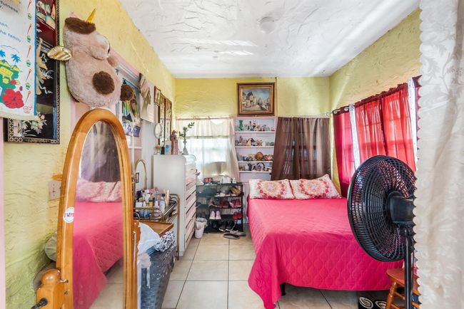 631 30 Th St, House other with 3 bedrooms, 2 bathrooms and null parking in West Palm Beach FL | Image 4