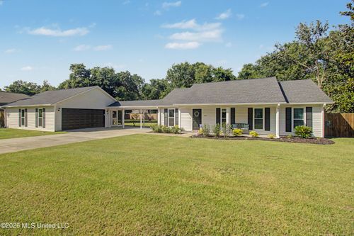 1404 Spruce St, Ocean Springs, MS, 39564-8913 | Card Image