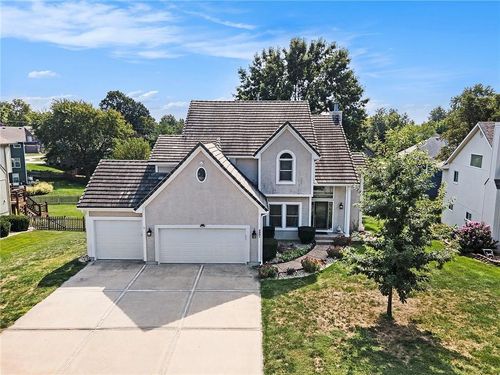 4001 Ne 60th Ter, Gladstone, MO, 64119-5042 | Card Image