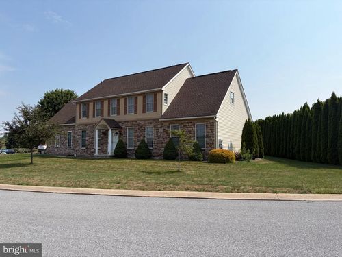 305 Catherine Ct, Lebanon, PA, 17042-6446 | Card Image