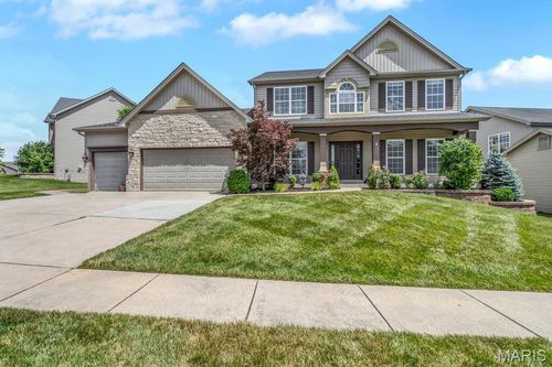 714 Oriental Lily Dr, O Fallon, MO, 63366-7689 | Card Image