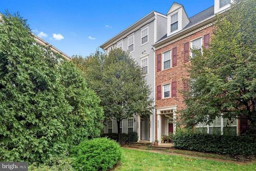 56-8092 Genea Way, FALLS CHURCH, VA, 22042-1230 | Card Image