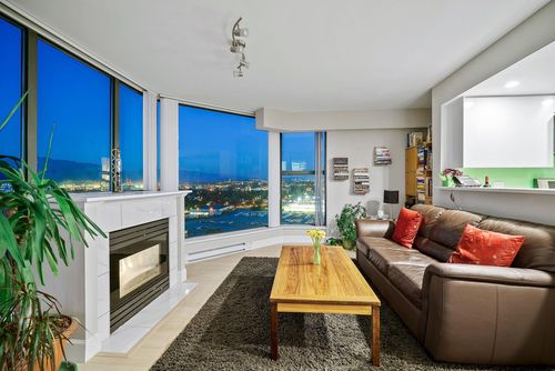 2001-1128 Quebec St, Vancouver, BC, V6A4E1 | Card Image