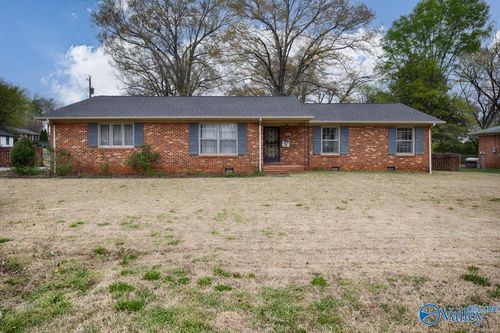 366 College Park Ct Nw, Huntsville, AL, 35805-2630 | Card Image