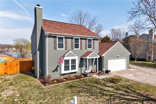633 Creekwood Dr, Chesapeake, VA, 23323-1717 | Card Image