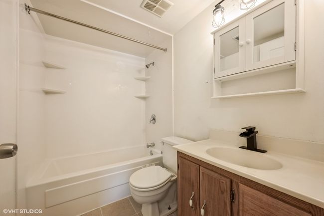 APT-3E - 3325 Kirchoff Rd, Condo with 2 bedrooms, 1 bathrooms and 1 parking in Rolling Meadows IL | Image 8