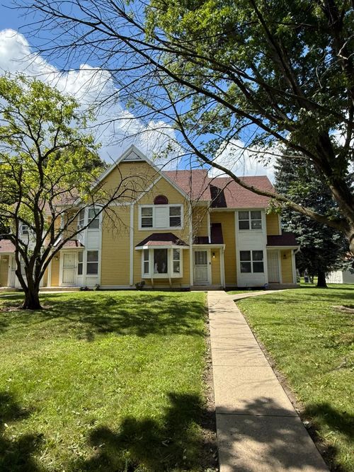 2339 N Grant Blvd, Milwaukee, WI, 53210-2939 | Card Image
