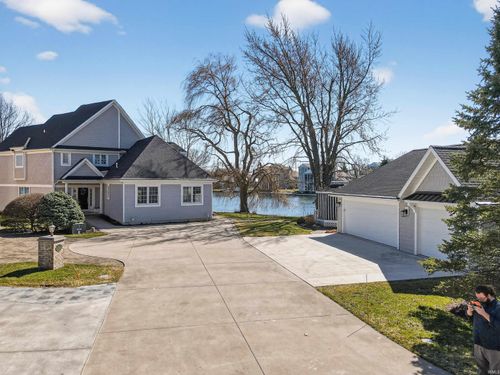 3-102 N Front St, Syracuse, IN, 46567-1306 | Card Image