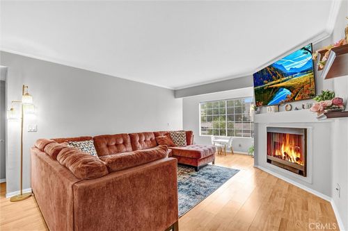 122-5500 Owensmouth Ave, Woodland Hills, CA, 91367 | Card Image