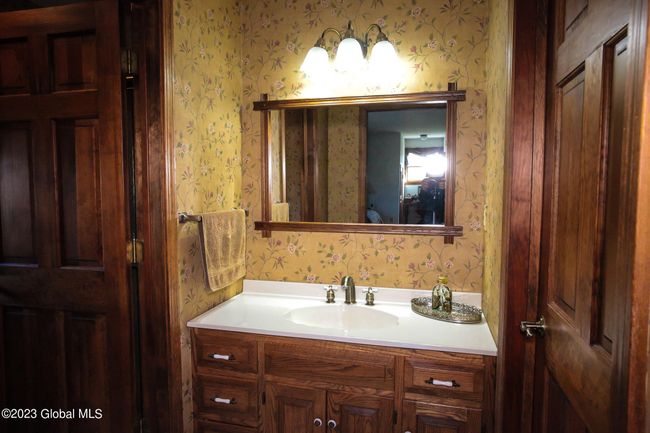 PRIMARY IN SUITE BATH | Image 41