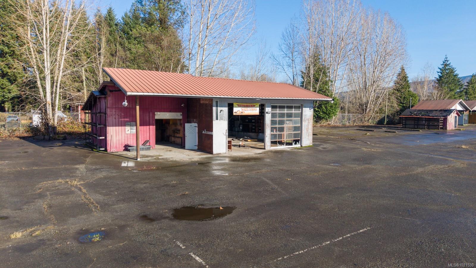 Commercial Sale in Duncan 2