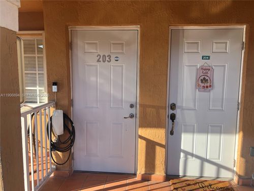 unit-203-7845 W 36th Ave, Hialeah, FL, 33018-7527 | Card Image