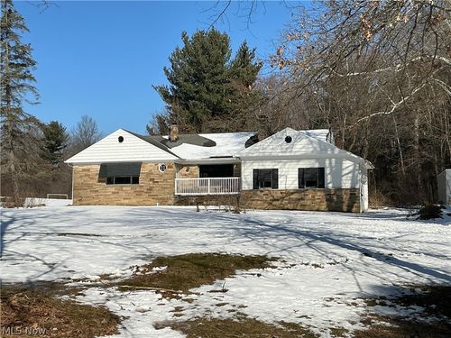 28525 Hidden Valley Dr, Chagrin Falls, OH, 44022-2109 | Card Image