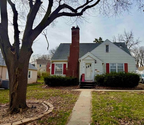 426 Cornwall Ave, Waterloo, IA, 50702-3818 | Card Image