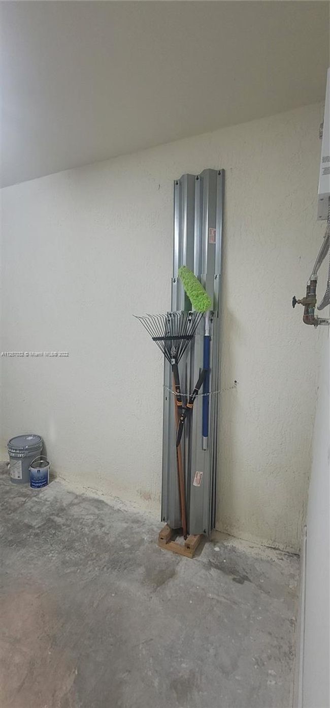 9339 - 9339 W 34 Th Ct, Townhouse with 3 bedrooms, 3 bathrooms and null parking in Hialeah FL | Image 9